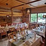 Hotel-restaurant Adler Hotel 2*