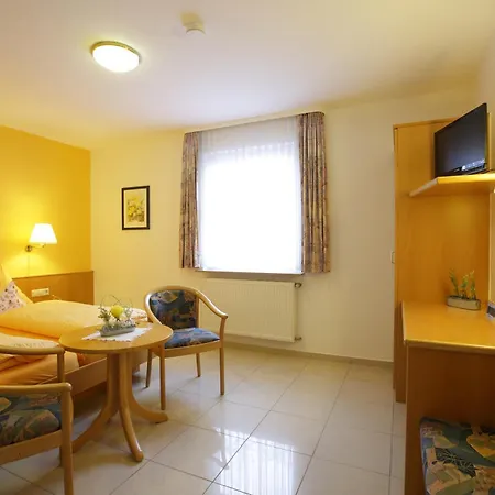 Отель Hotel-restaurant Adler