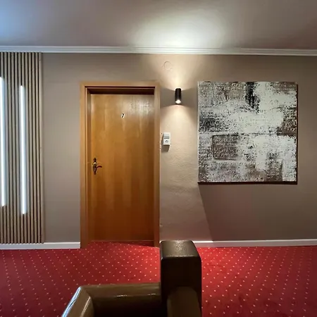 Отель Hotel-restaurant Adler