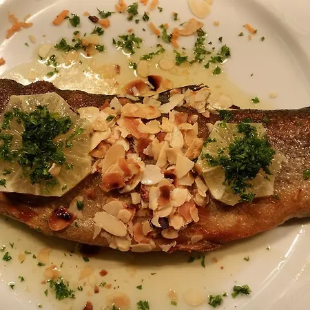 Hotel-restaurant Adler מלון נוינבורג אם ריין
