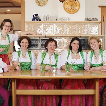 Hotel-restaurant Adler Otel 2*